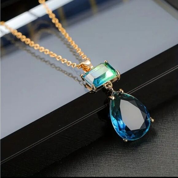 Blue Green Ombre Crystal Rhinestone Necklace - Picture 1 of 5